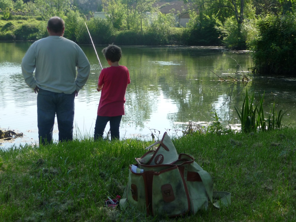 peche-truite-enfant-2011-2.jpg peche-truite-enfant-2011-2.jpg